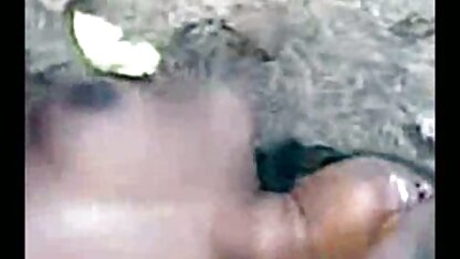 हेलेना बुश एक बालों वाली सेक्सी वीडियो हिंदी मूवी फुल एचडी झाड़ी की मालिश और फिर एक मोटी काली पोल पर बैठता है